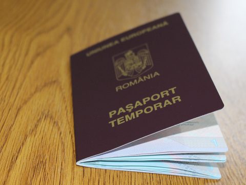 Hamisíthatatlan lett a román útlevél