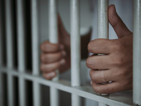 Egy év pótlólagos börtönbüntetésre ítéltek egy férfit, mert megfenyegette az államfőt