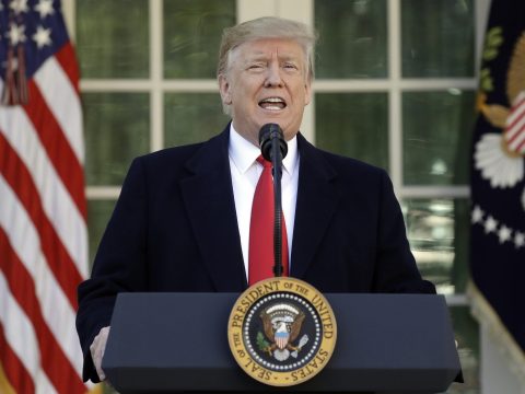 Trump „menedékvárosokba” küldené a fogva tartott illegális migránsokat