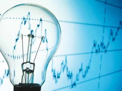 Egy év alatt közel tíz százalékkal drágult Romániában a háztartási elektromos energia