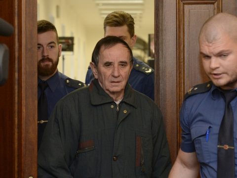 Terrorista támadásokért börtönre ítéltek egy cseh nyugdíjast
