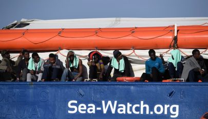 Menekülteket fogadhat Románia az olasz felségvizeken rekedt humanitárius hajóról