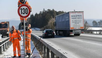 Sebességkorlátozást vezethetnek be a német autópályákon a klímaváltozás miatt