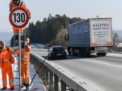 Sebességkorlátozást vezethetnek be a német autópályákon a klímaváltozás miatt