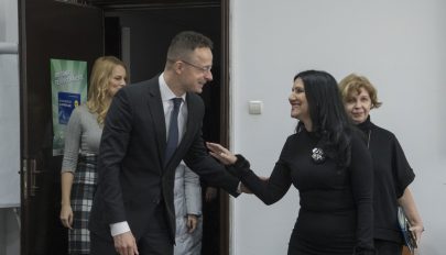 A román egészségügyi miniszterrel tárgyalt Szijjártó Péter Bukarestben