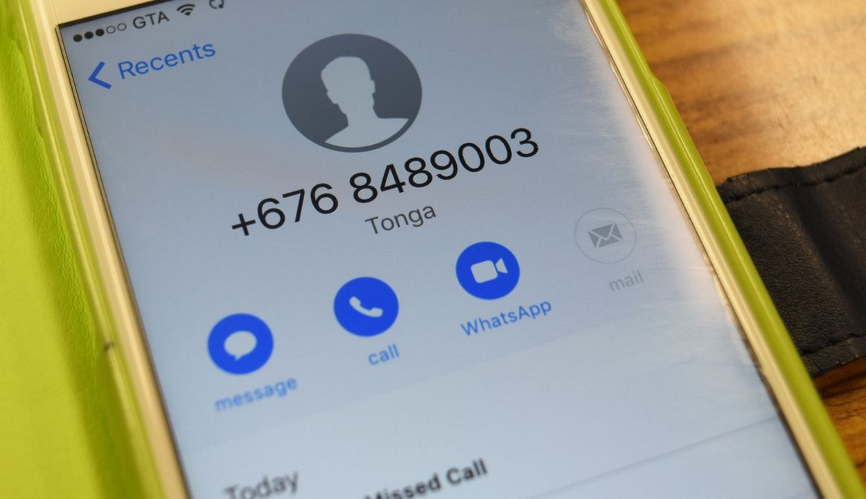 Újra támadnak a külföldi számról hívó telefonos csalók