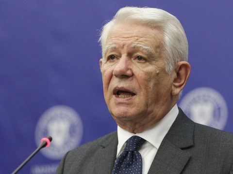 Alkotmányellenesen választották Teodor Meleşcanut a szenátus élére