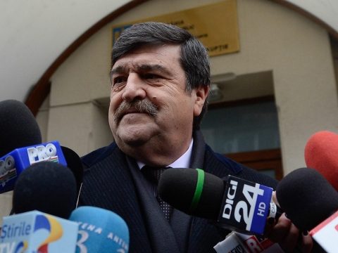 Jogerősen felmentették a korrupciós vádak alól Toni Greblă kormányfőtitkárt