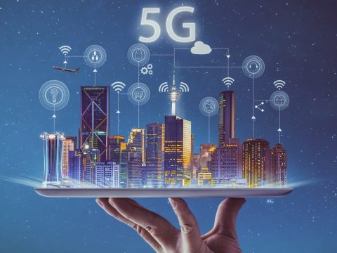 Jövő évre halasztják az 5G-hálózat kiépítésének közbeszerzési pályázatát