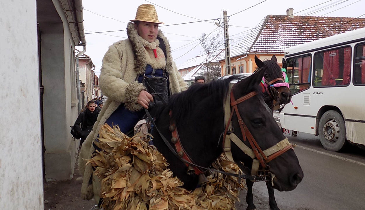 Lejárt a farsang, jöhet a tavasz