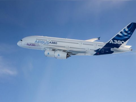 Az Airbus A380-asának több száz alkatrészét árverezik el