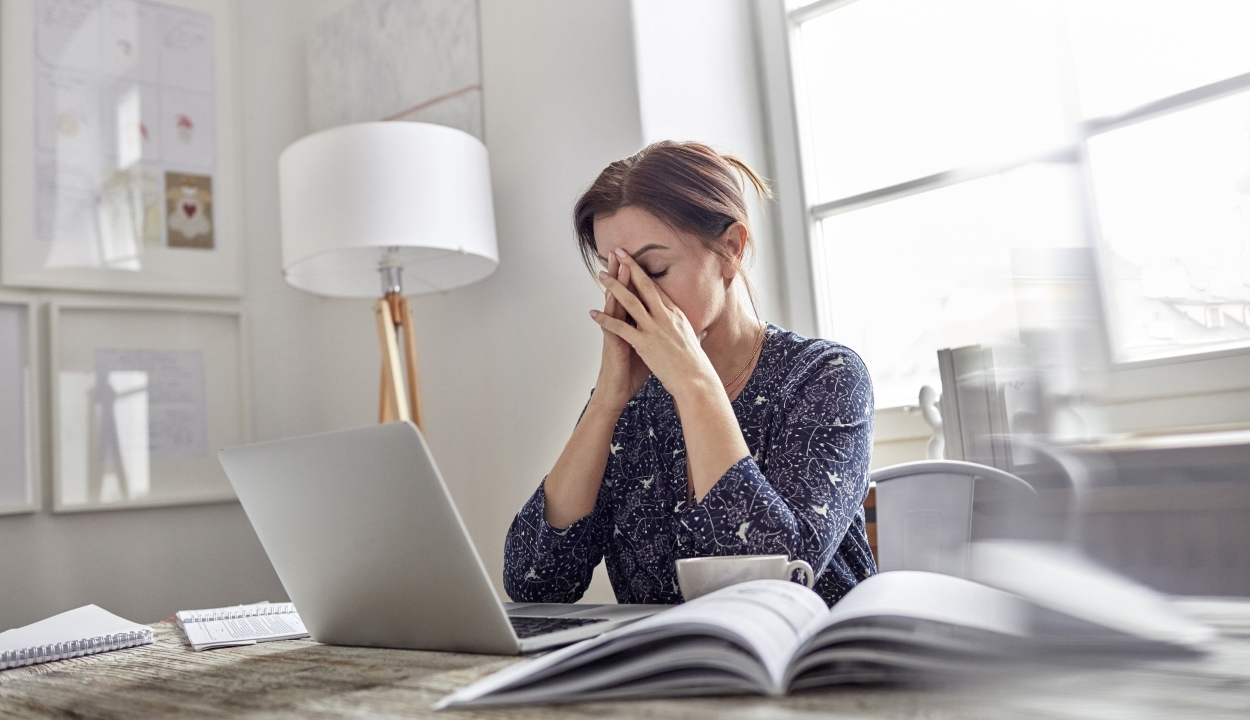 Depressziót okozhat a nőknél a túl hosszú munkaidő