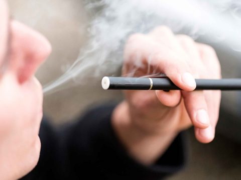 Mégsem olyan ártalmatlan az e-cigaretta egy új kutatás szerint