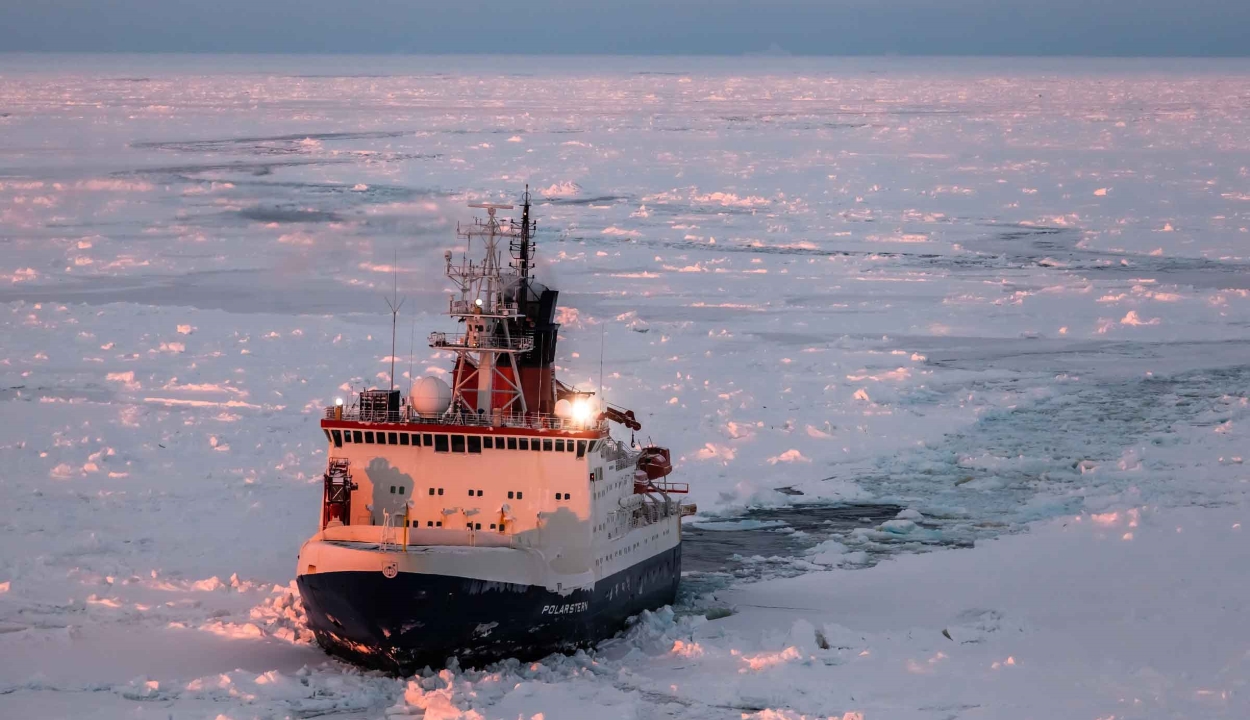 A világ egyik legnagyobb jéghegyéhez indul tudományos expedíció