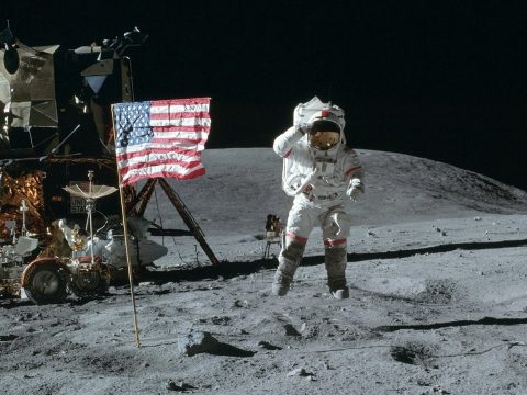 Csak női asztronautákat küldene a NASA a Holdra