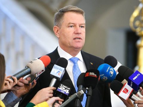 Johannis: a bizalmatlansági indítvány után egy átmeneti kormányra van szükség
