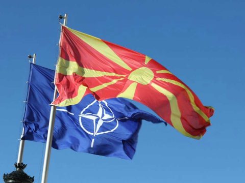 „Észak-Macedónia” aláírta a NATO-csatlakozásról szóló jegyzőkönyvet