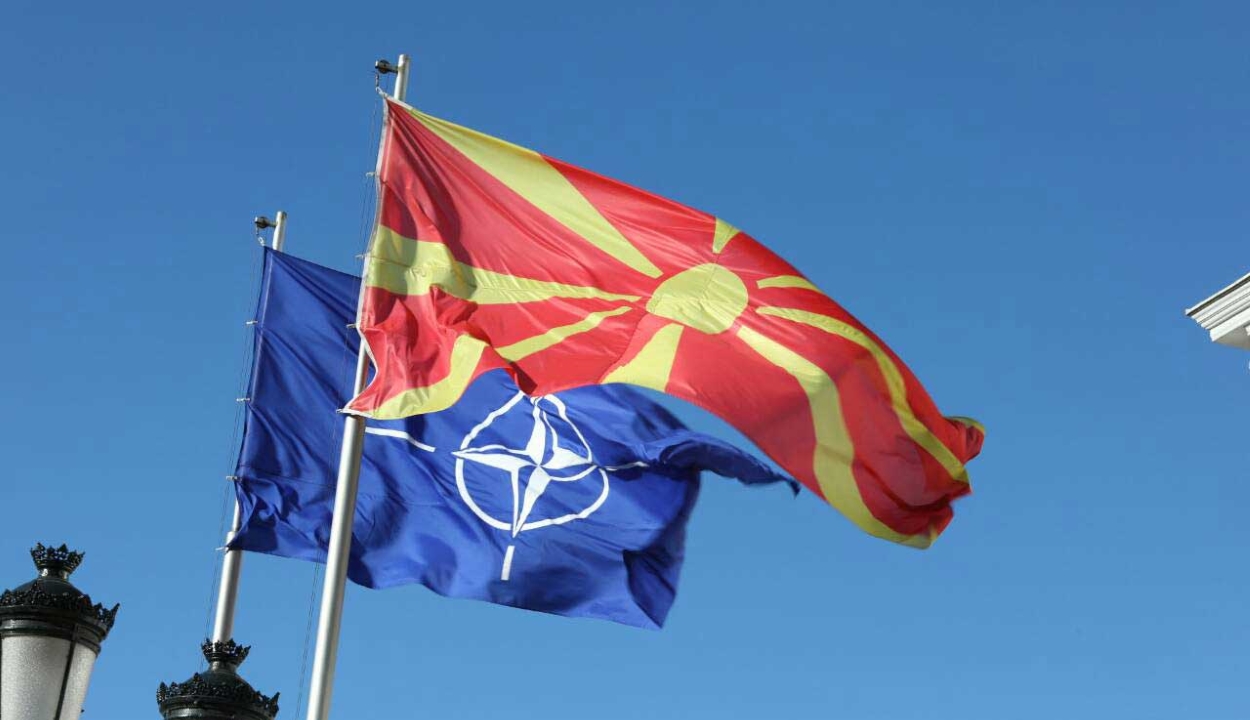 „Észak-Macedónia” aláírta a NATO-csatlakozásról szóló jegyzőkönyvet