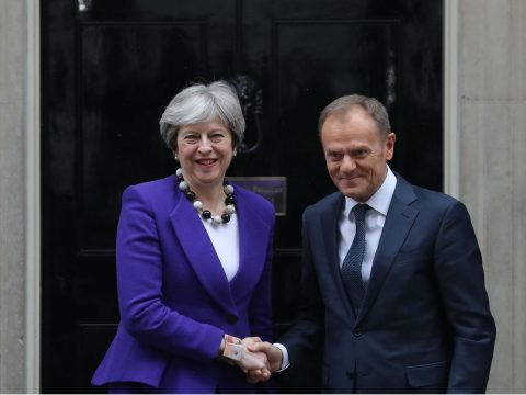 Brexit: Tusk a brit kilépés elhalasztása mellett, May viszont ez ellen foglalt állást