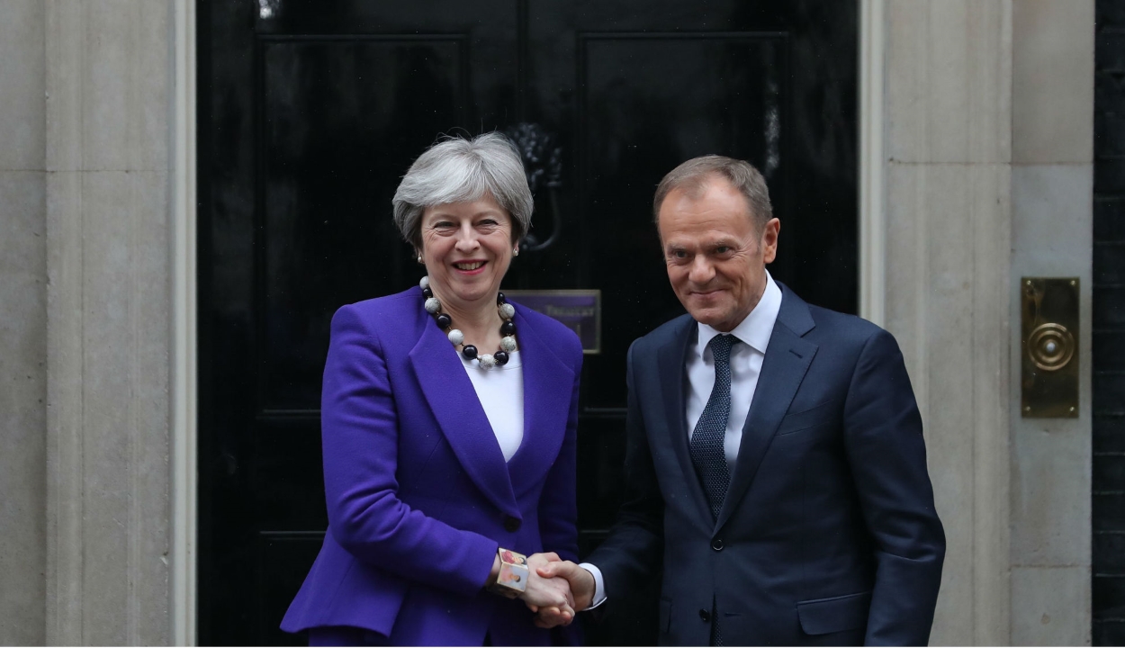 Brexit: Tusk a brit kilépés elhalasztása mellett, May viszont ez ellen foglalt állást