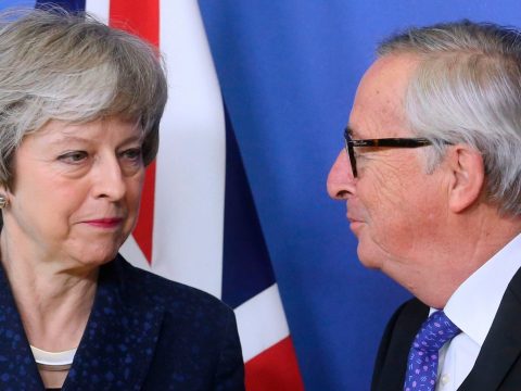 Brexit: Juncker és May a tárgyalások folytatásáról állapodott meg Brüsszelben