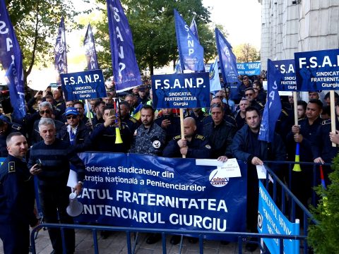 Tüntetni készülnek a rendőrök, börtönőrök és tartalékos katonák