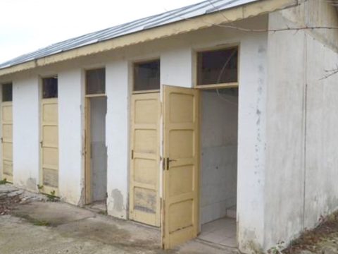 Andronescu: 1.460 iskolának az udvaron van a vécéje