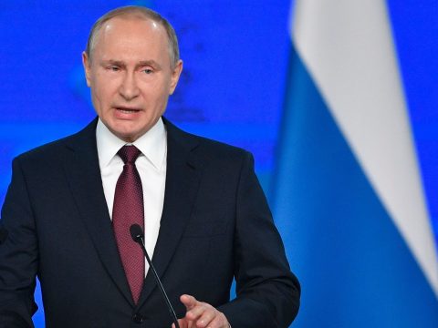 Önkéntes karanténba vonult Vlagyimir Putyin