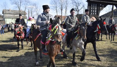 „Maszkások érkeztek, szabad-e énekelni?”