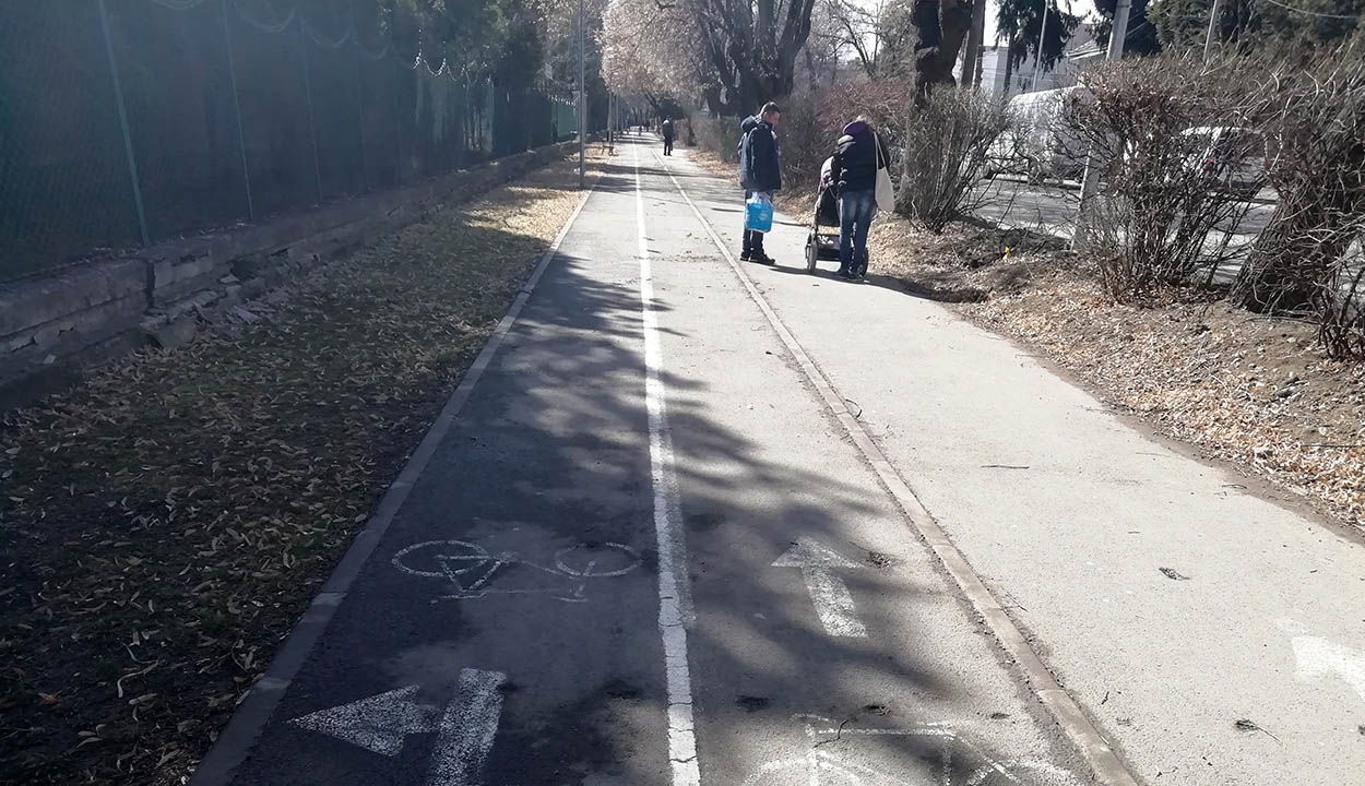 A tömegközlekedést és bicikliseket támogatnák