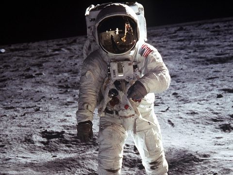 Most bárki vehet egy darabot az Apollo-11 űrhajójából