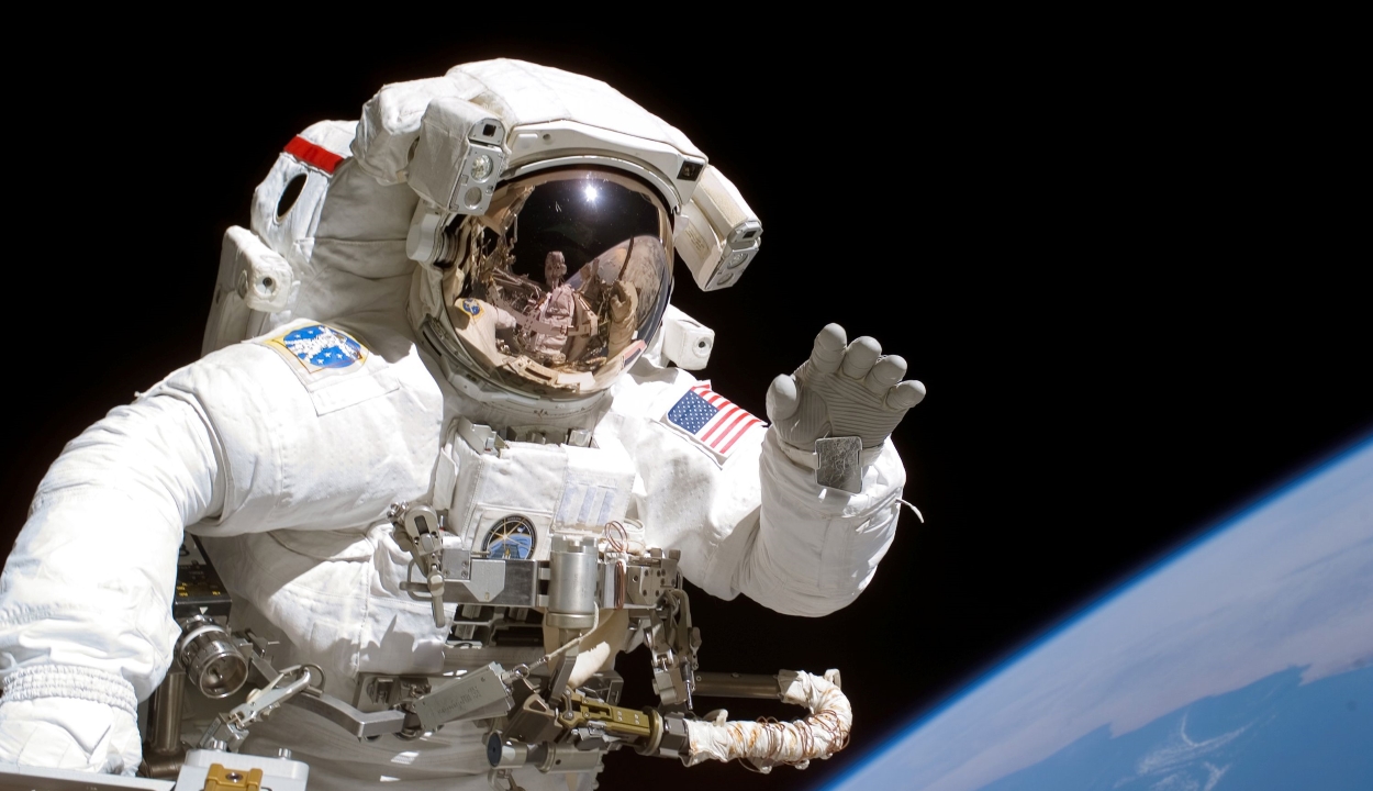 Banális ok miatt marad el a NASA első, kizárólag női űrsétája