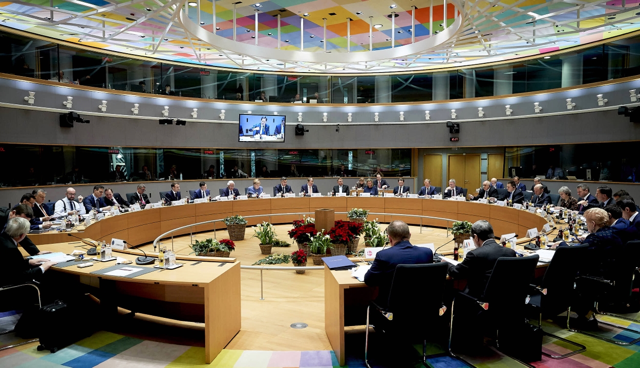 Megkezdődött a többéves pénzügyi keretről szóló rendkívüli uniós csúcstalálkozó