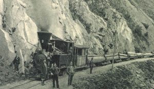 Kommandó felé tartó tehervonat 1904-ben