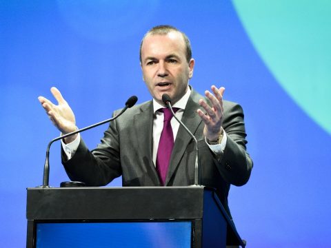 Bukarestből üzent Manfred Weber a Fidesznek