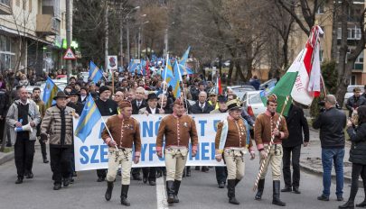 Székelyföld autonómiájáért tüntettek Marosvásárhelyen