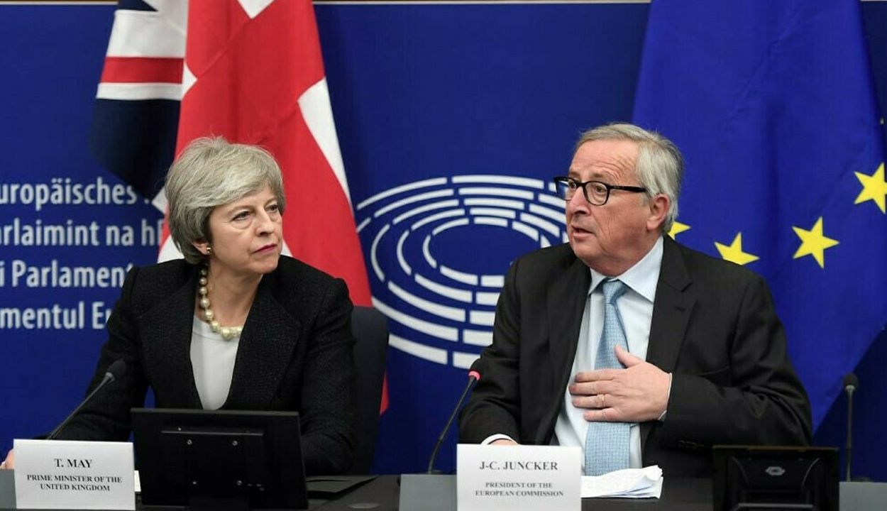 Áttörés Brexit-ügyben: Juncker és May jogilag kötelező erejű biztosítékokban egyezett meg
