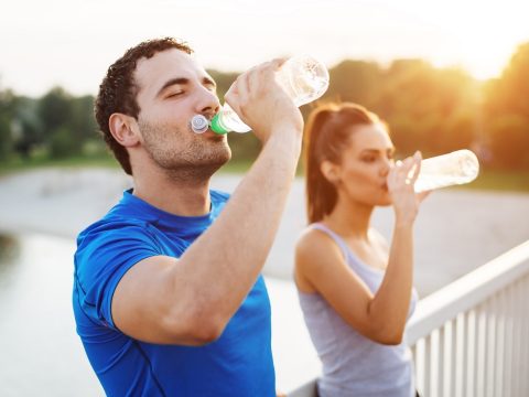 Dietetikus: három liter folyadékra van szüksége naponta egy felnőttnek