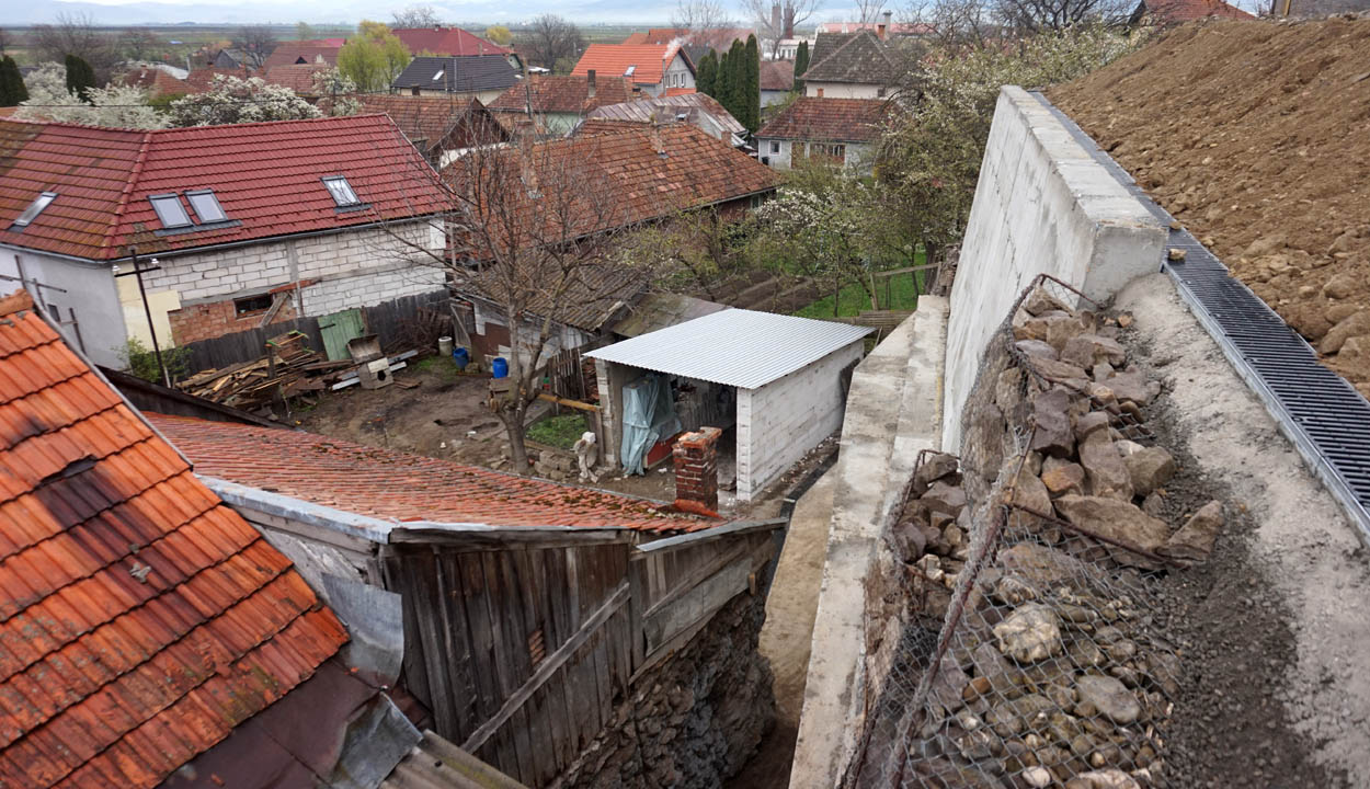 Megerősítették a Mézesdombot