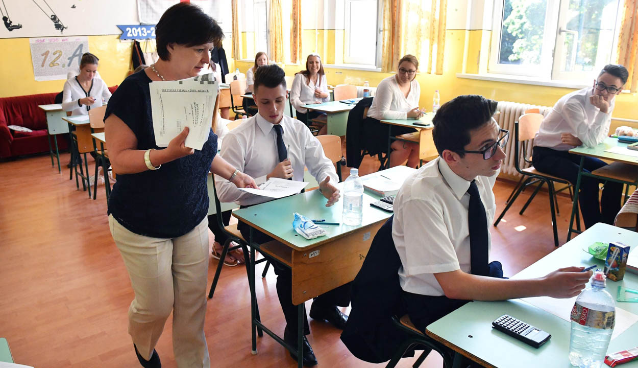 Péntektől iratkozhatnak a pótérettségire a pótvizsgákat sikeresen letevő diákok