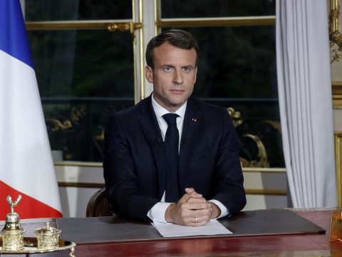 Macron: Öt éven belül újjáépítjük a Notre-Dame-ot