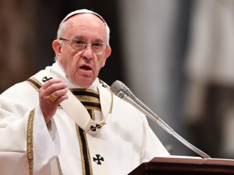 Világerejű imádságra hívja Ferenc pápa a Föld összes keresztényét