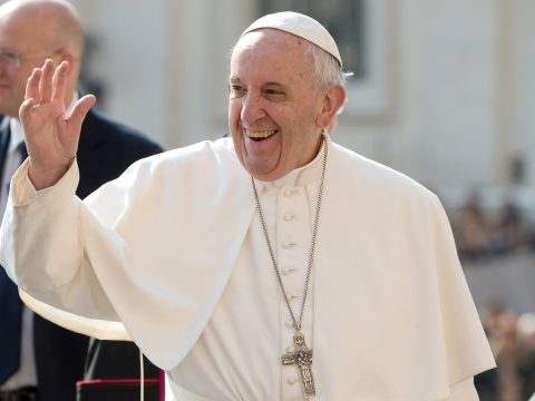 Folynak az előkészületek Ferenc pápa látogatására