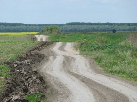 Románia úthálózatának az egyharmada még mindig földút