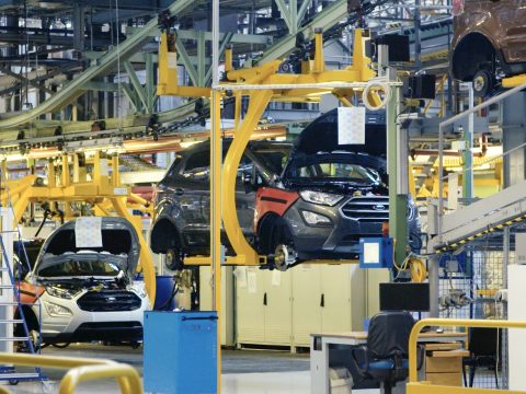 A Ford fokozatosan újraindítja május 4-től európai üzemeit, köztük a craiovait is