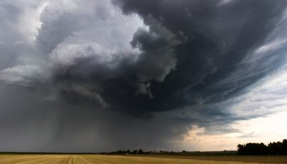 Esőre és viharokra figyelmeztetnek a meteorológusok