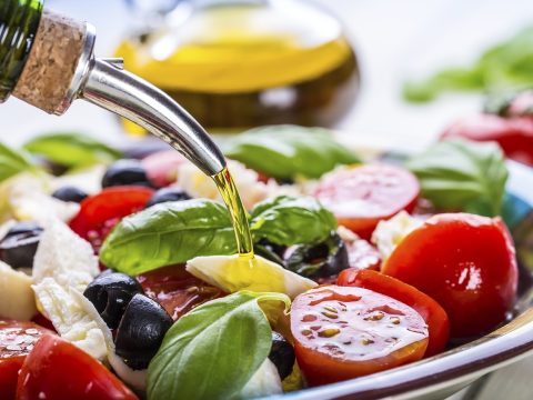 A mediterrán étrend a túlevés ellen is hatásos lehet