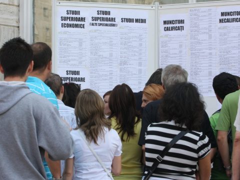 4 százalékra csökkent a munkanélküliségi ráta októberben