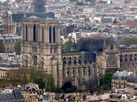 Dohányoztak a Notre-Dame felújításán dolgozó munkások