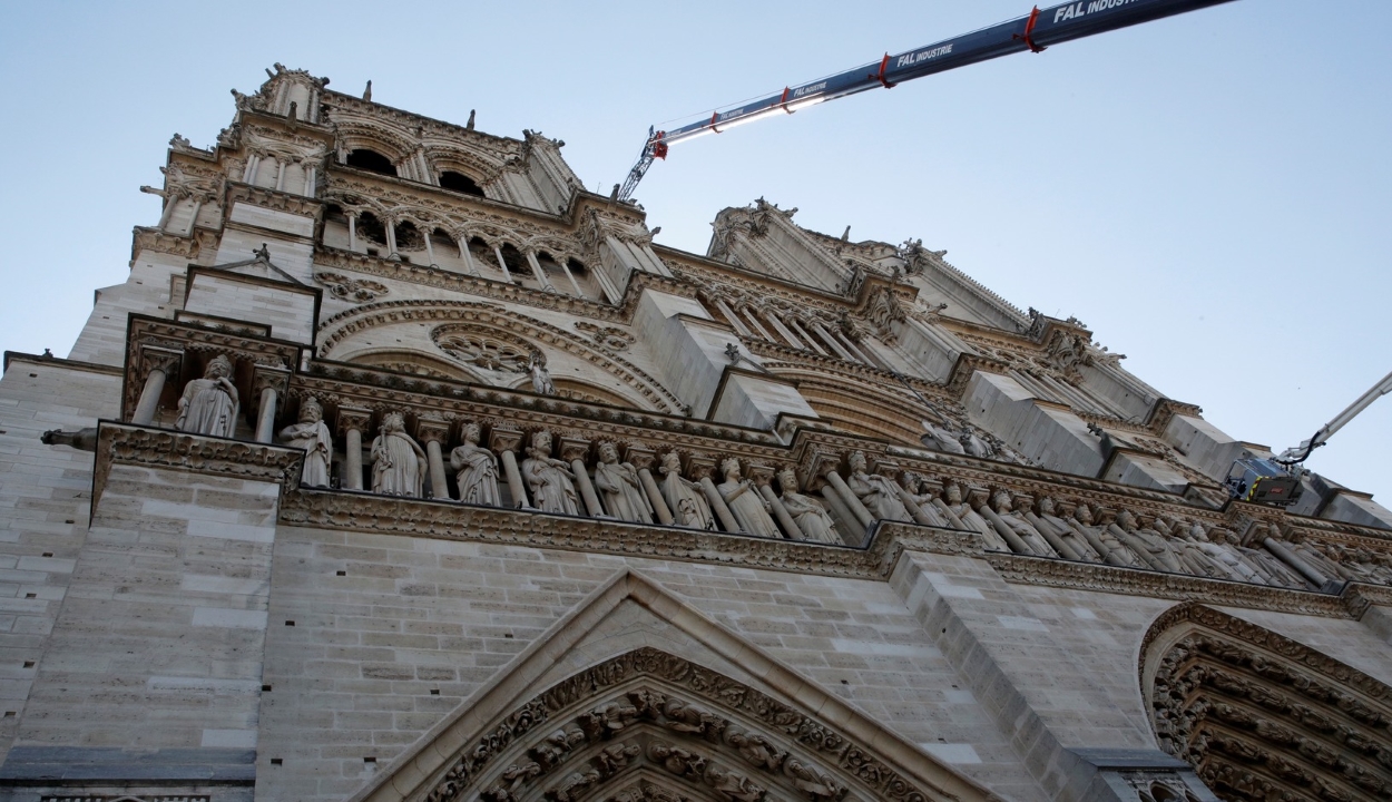 Több idő kell a párizsi Notre-Dame felújításához, mint Macron ígérte